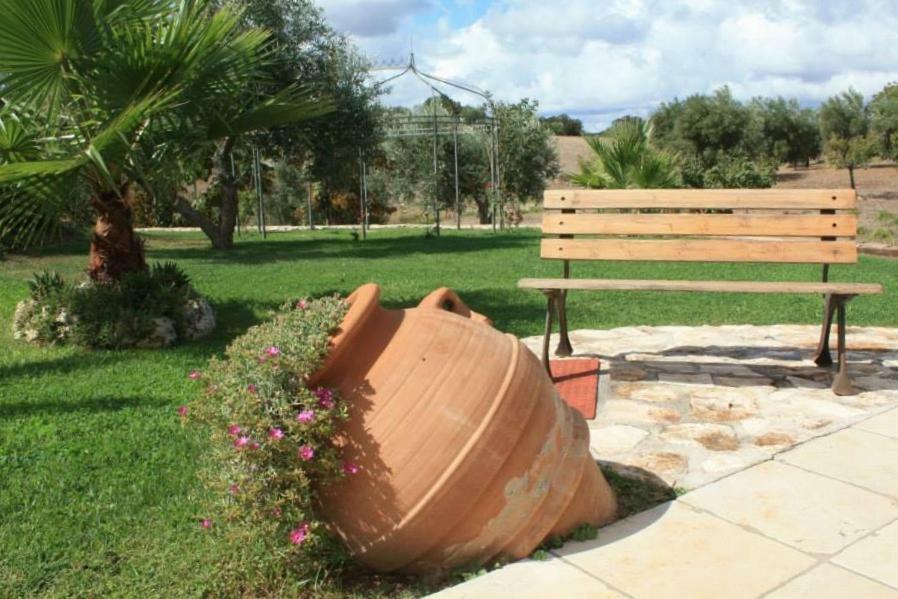 Trulli Fogliarella Pension Ostuni Buitenkant foto
